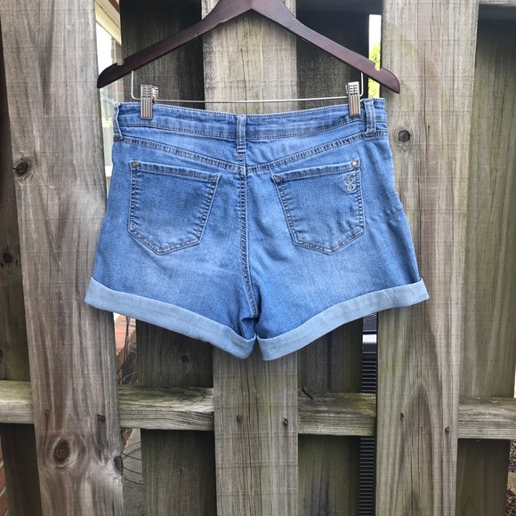 Jessica Simpson Vintage High Waisted Shorts - Picture 2 of 7